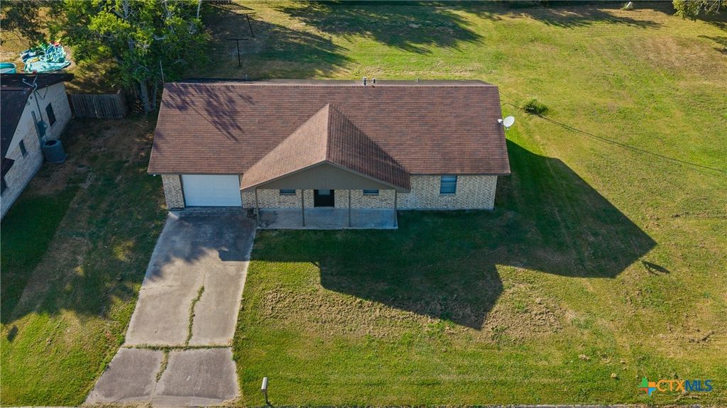 Image 20 of property listing at 710 Courtney Street, Edna, TX 77957