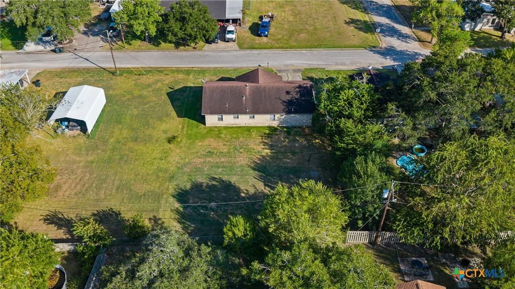 Image 21 of property listing at 710 Courtney Street, Edna, TX 77957