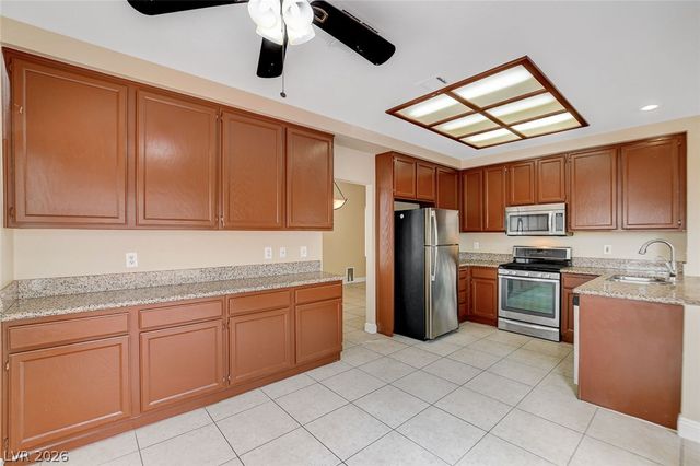 1612 Country Hollow Drive, Las Vegas, NV 89117