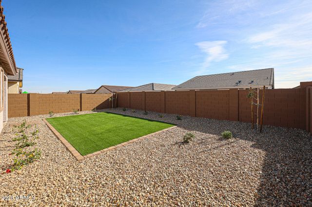 17363 W GRAY FOX Trail, Surprise, AZ 85387