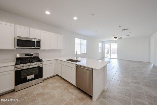 17363 W GRAY FOX Trail, Surprise, AZ 85387