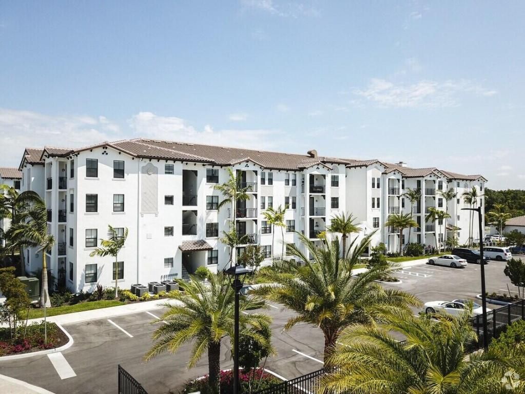 Image 10 of property listing at 5500 N Military Trail, Boca Raton, FL 33496