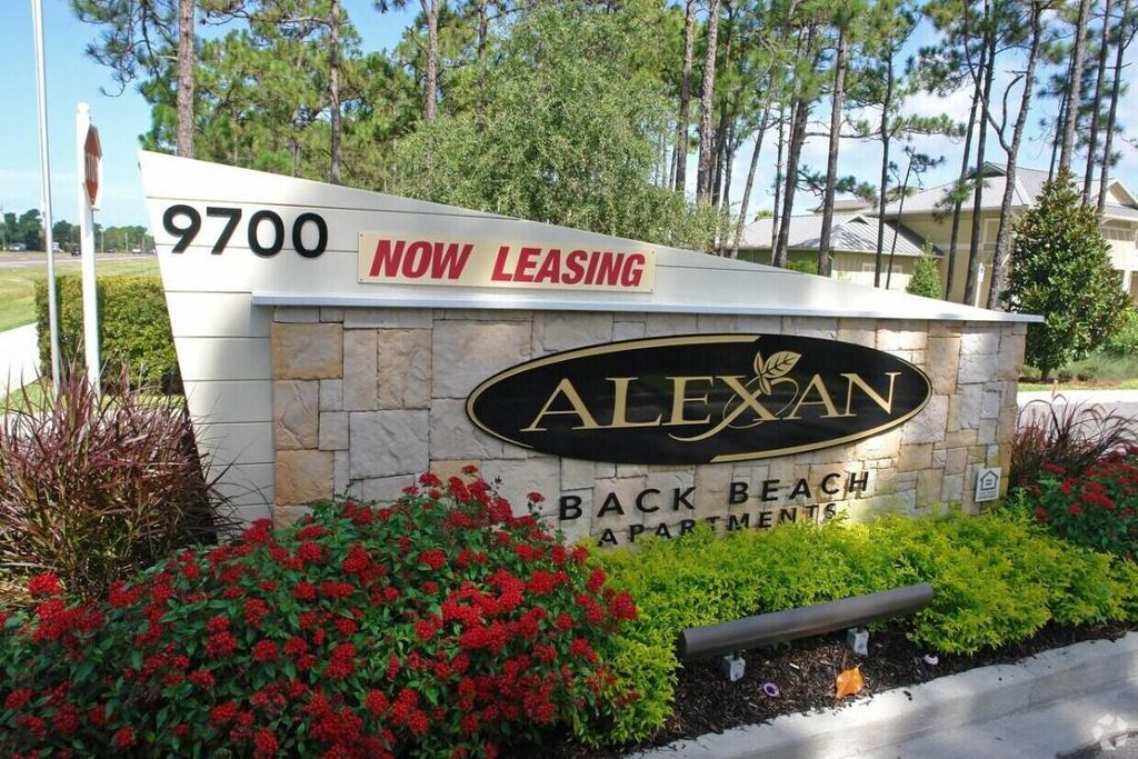 Image 9 of property listing at 5500 N Military Trail, Boca Raton, FL 33496