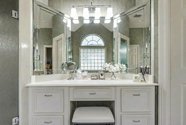 331 Wedgewood Drive, Montgomery, TX 77356