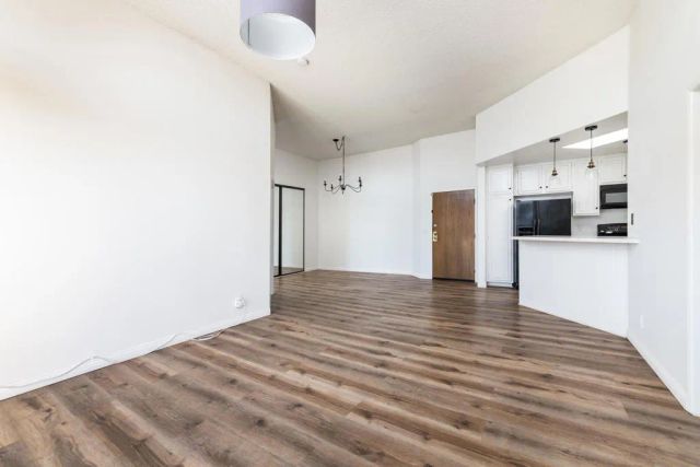 3961 Via Marisol 322, Los Angeles, CA 90042