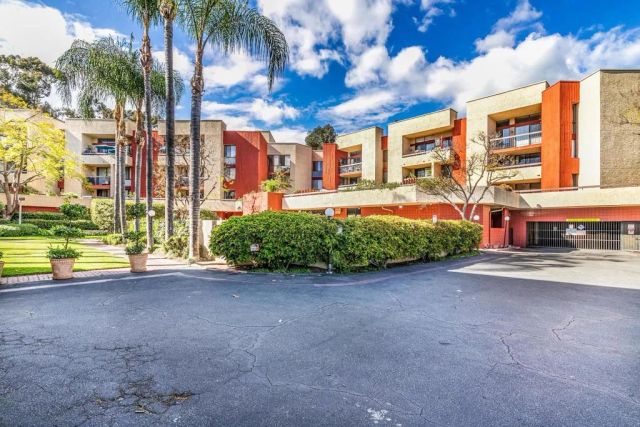 3961 Via Marisol 322, Los Angeles, CA 90042