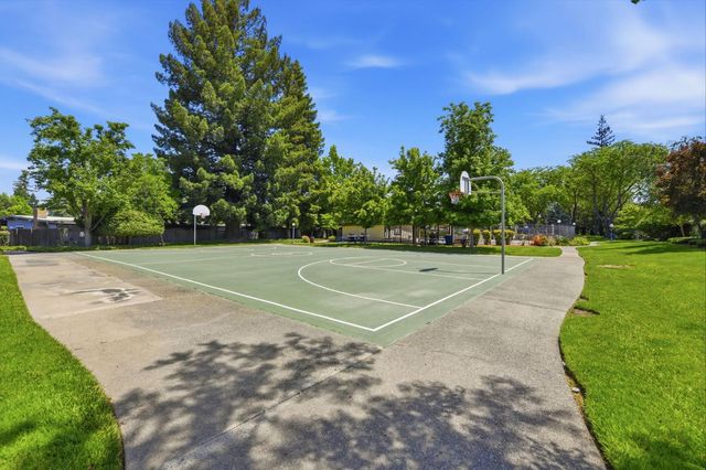 4411 Park Green Ct, Sacramento, CA 95821