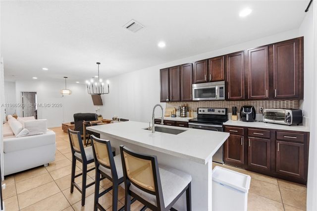 5918 Woodlands Blvd, Tamarac, FL 33319