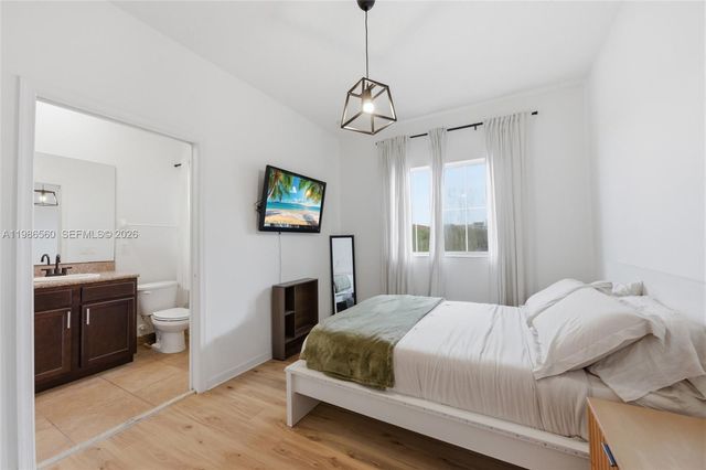 5918 Woodlands Blvd, Tamarac, FL 33319