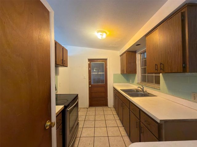 2928 BANZA STREET, Tampa, FL 33605