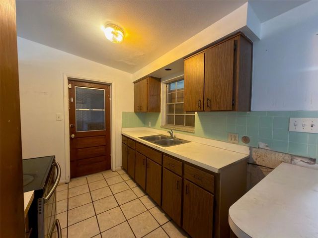 2928 BANZA STREET, Tampa, FL 33605