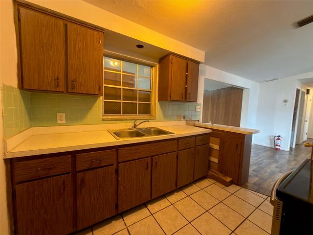 2928 BANZA STREET, Tampa, FL 33605