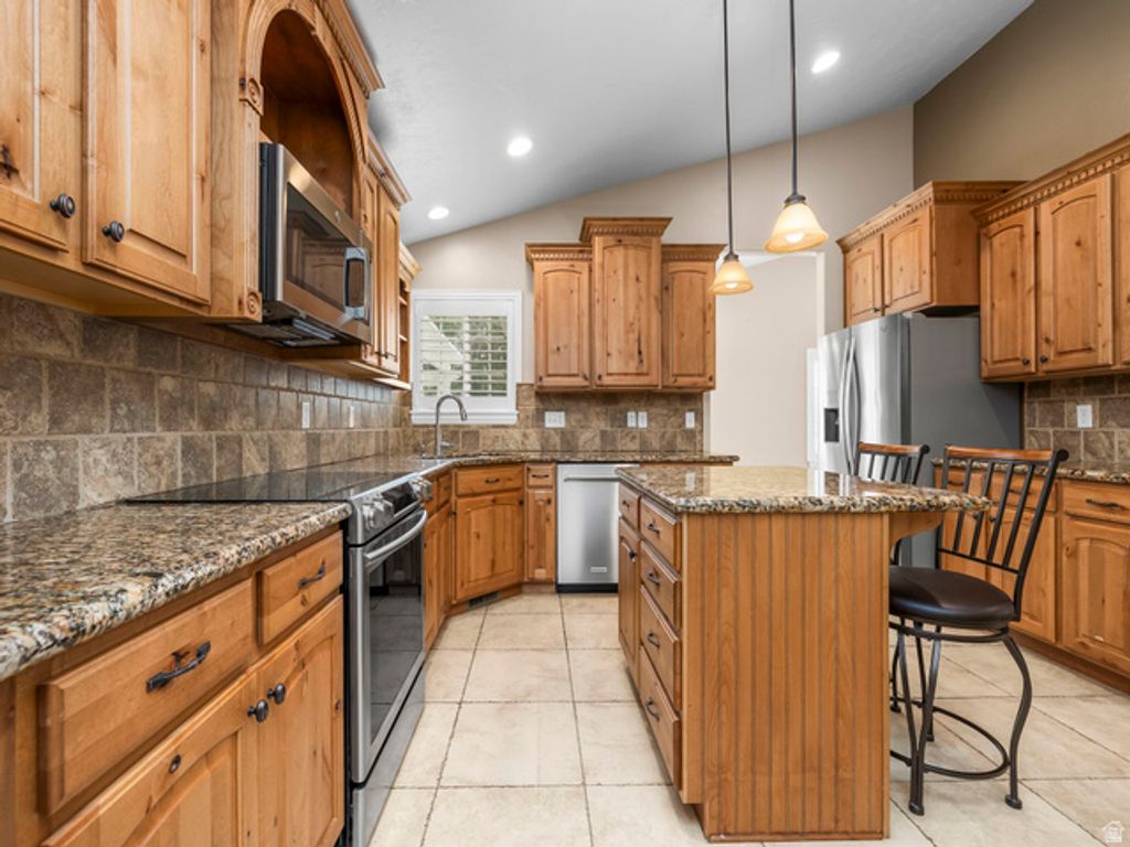 Image 5 of property listing at 32 S 750 E, American Fork, UT 84003