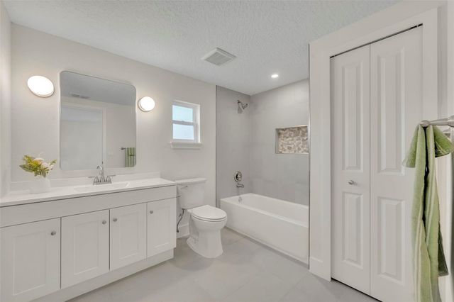 1303 STOWE AVENUE, Mount Dora, FL 32757