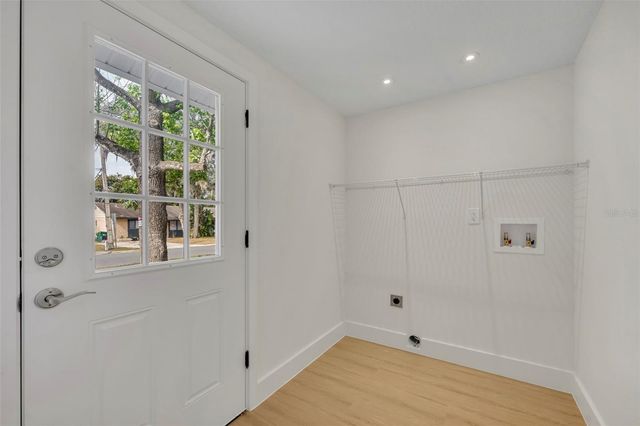 1303 STOWE AVENUE, Mount Dora, FL 32757