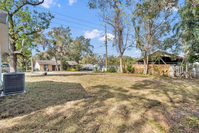 1303 STOWE AVENUE, Mount Dora, FL 32757