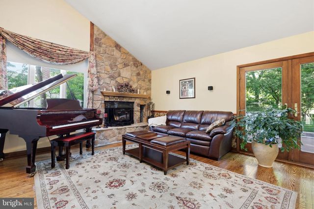 186 WINDMILL RD, Willow Grove, PA 19090