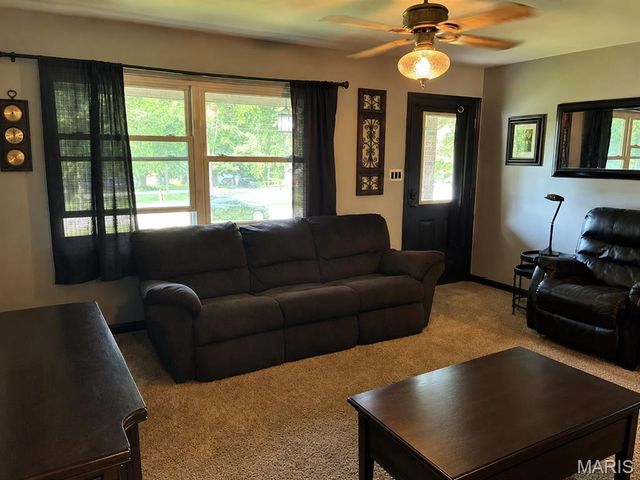 2849 Paula Court, High Ridge, MO 63049