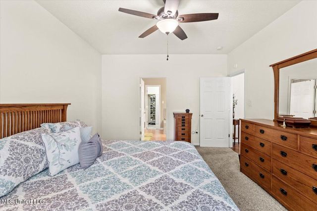 9512 Live Oak Avenue, Ocean Springs, MS 39564