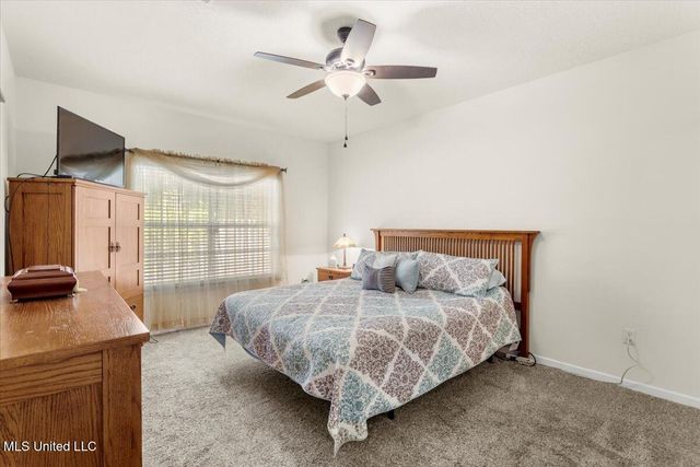 9512 Live Oak Avenue, Ocean Springs, MS 39564