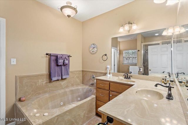 9512 Live Oak Avenue, Ocean Springs, MS 39564