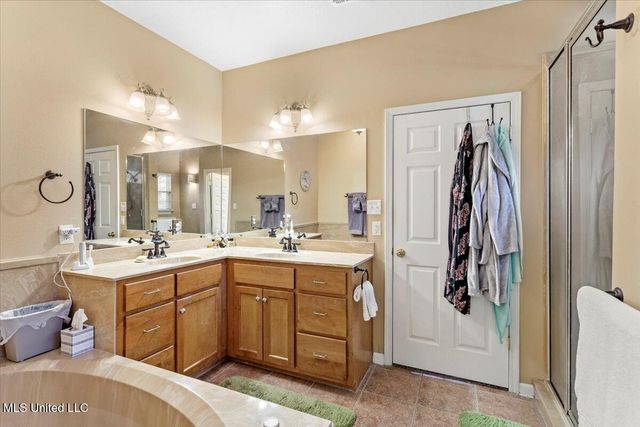 9512 Live Oak Avenue, Ocean Springs, MS 39564