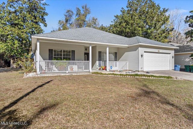 9512 Live Oak Avenue, Ocean Springs, MS 39564
