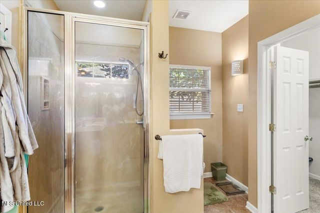 9512 Live Oak Avenue, Ocean Springs, MS 39564