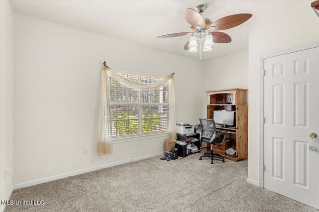 9512 Live Oak Avenue, Ocean Springs, MS 39564