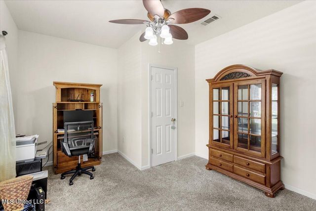 9512 Live Oak Avenue, Ocean Springs, MS 39564