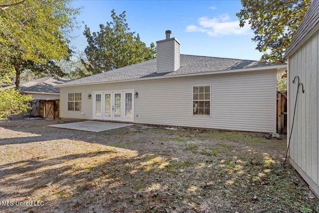 9512 Live Oak Avenue, Ocean Springs, MS 39564
