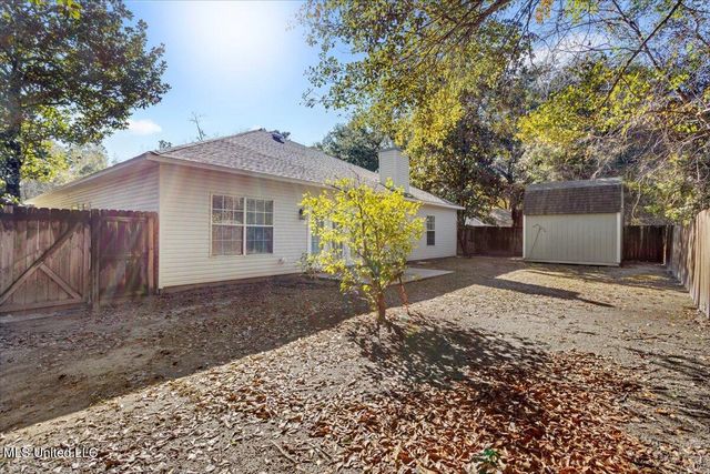 9512 Live Oak Avenue, Ocean Springs, MS 39564