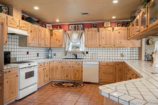 29760 S 550 Road, Afton, OK 74331