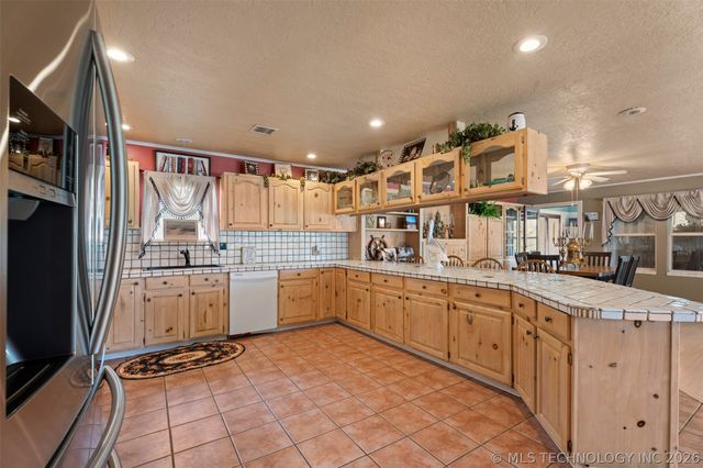 29760 S 550 Road, Afton, OK 74331