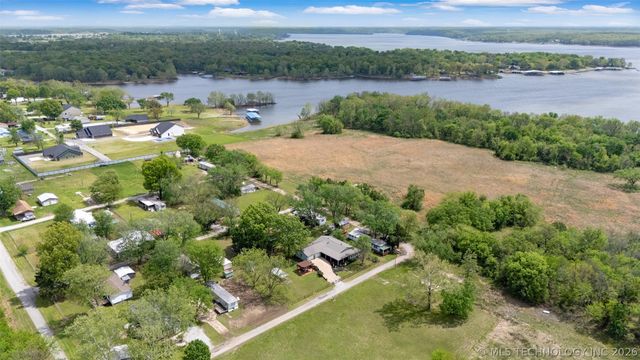 29760 S 550 Road, Afton, OK 74331