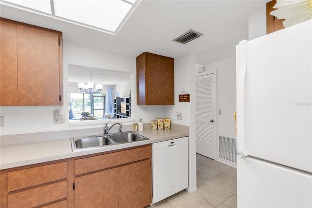 7218 CLOISTER DRIVE 7218, Sarasota, FL 34231