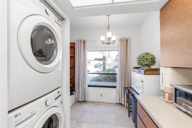 7218 CLOISTER DRIVE 7218, Sarasota, FL 34231