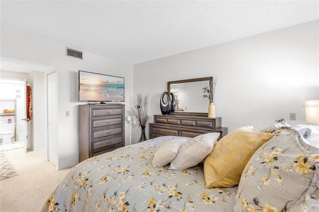 7218 CLOISTER DRIVE 7218, Sarasota, FL 34231