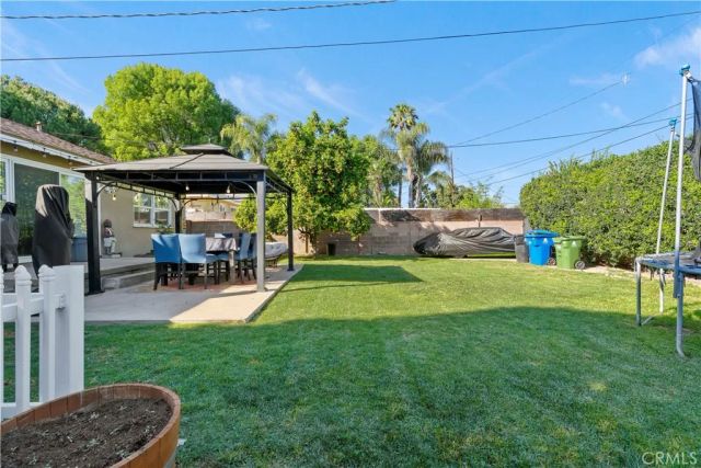 8540 Chimineas, Northridge, CA 91325