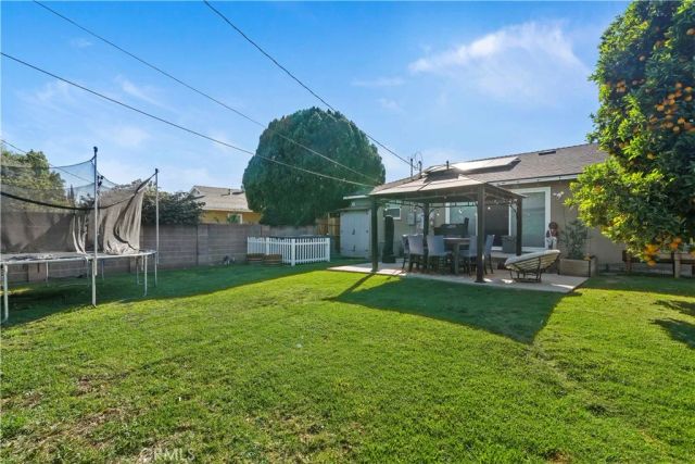 8540 Chimineas, Northridge, CA 91325