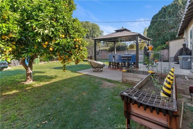 8540 Chimineas, Northridge, CA 91325