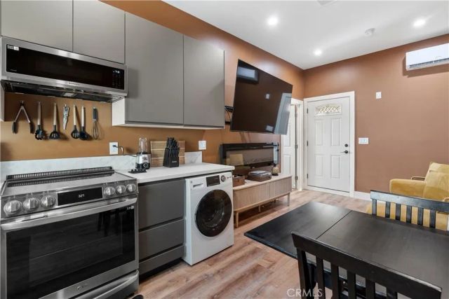 8540 Chimineas, Northridge, CA 91325