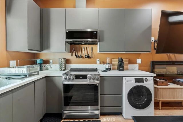 8540 Chimineas, Northridge, CA 91325