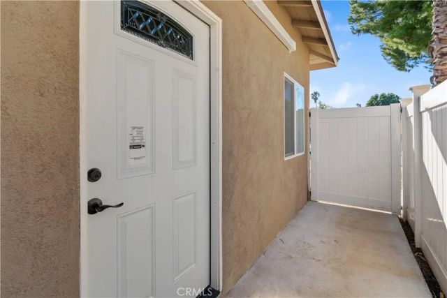 8540 Chimineas, Northridge, CA 91325