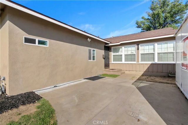 8540 Chimineas, Northridge, CA 91325