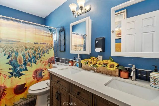 8540 Chimineas, Northridge, CA 91325