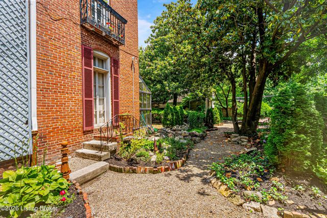 1337 S 1st St APT 1, Louisville, KY 40208