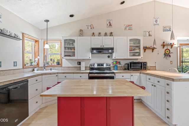 53621 Woodchuck Drive, La Pine, OR 97739