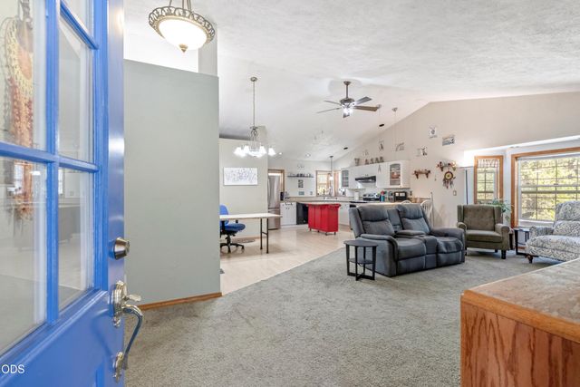 53621 Woodchuck Drive, La Pine, OR 97739