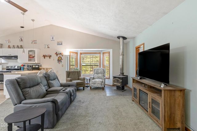 53621 Woodchuck Drive, La Pine, OR 97739
